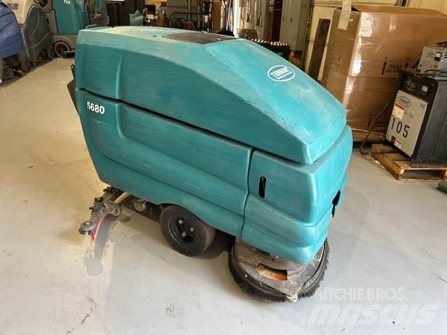 Tennant 5680 Scrubber dryers