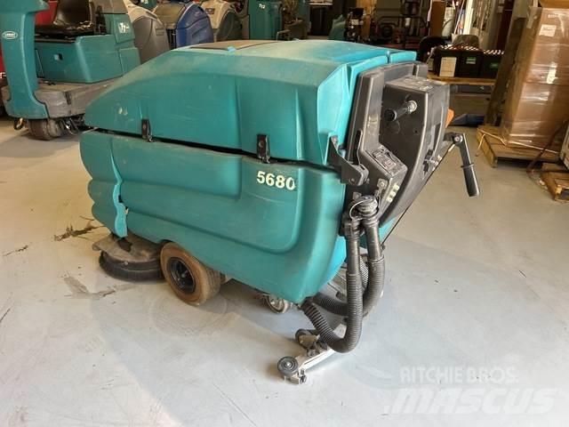 Tennant 5680 Scrubber dryers