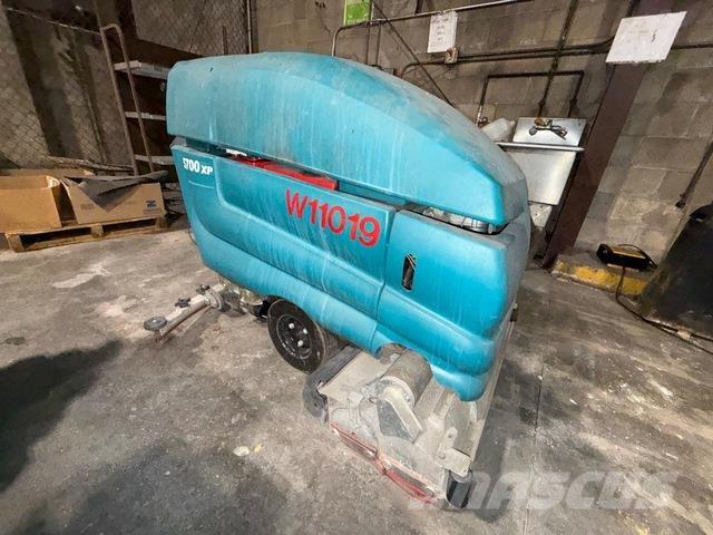 Tennant 5700 Scrubber dryers