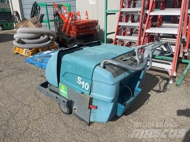 Tennant S10 Indoor sweepers