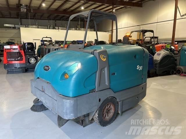 Tennant S30 Scrubber dryers