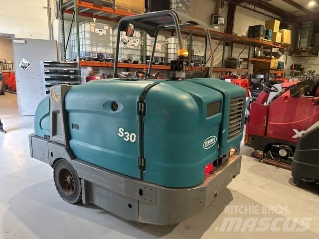 Tennant S30 Scrubber dryers