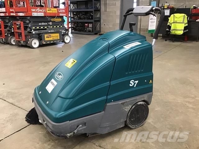 Tennant S7 Indoor sweepers