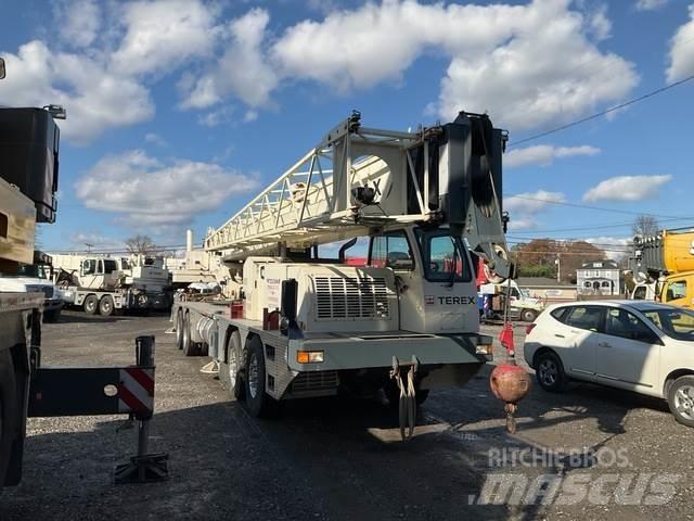 Terex T560-1 Tracked cranes