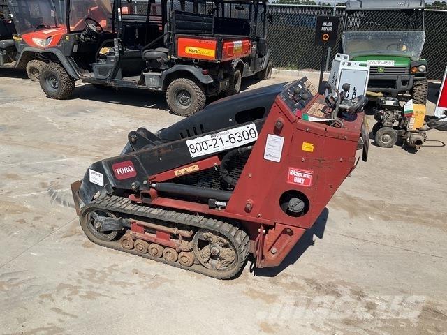 Toro TX427 Skid steer loaders