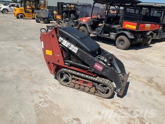 Toro TX427 Skid steer loaders