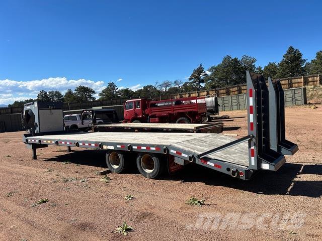 TOWMASTER T-30 Vehicle transport trailers