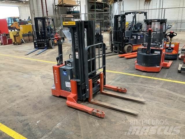 Toyota 6BWS20 Self propelled stackers