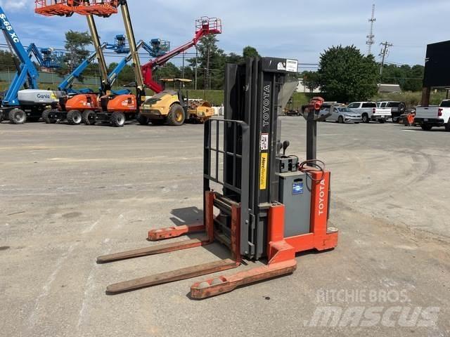 Toyota 6BWS20 Self propelled stackers