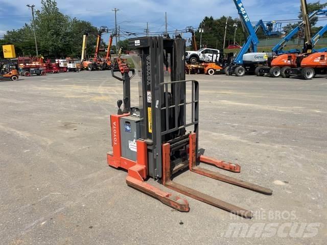 Toyota 6BWS20 Self propelled stackers