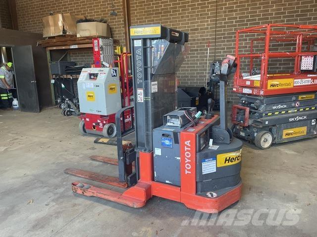 Toyota 6BWS20 Self propelled stackers