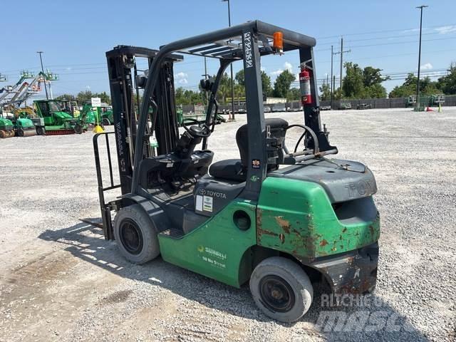 Toyota 7FGU25 Construction - Others