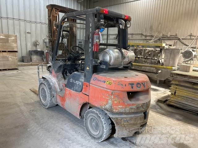 Toyota 7FGU32 Construction - Others