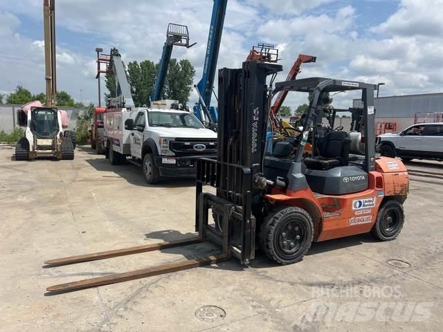 Toyota 7FGU35 Construction - Others