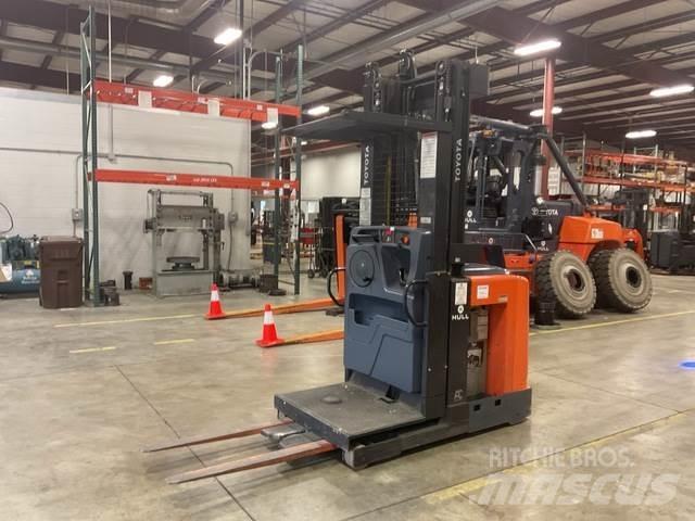 Toyota 8BPUE15 Medium lift order picker