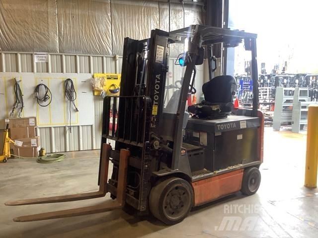 Toyota 8FBCU30 Electric forklift trucks