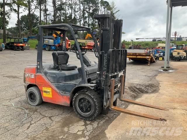 Toyota 8FDU30 Construction - Others