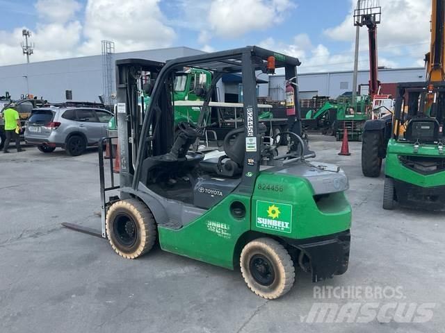 Toyota 8FGU25 Construction - Others