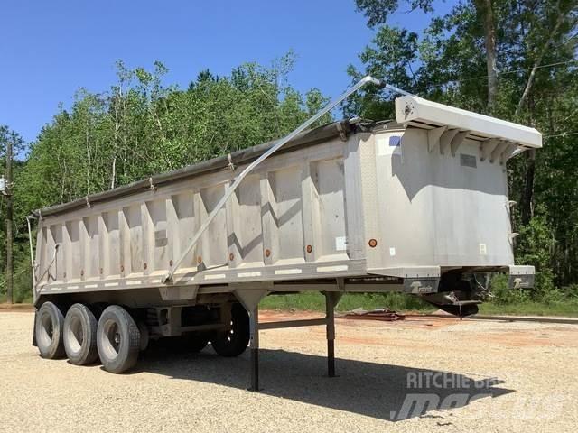 Travis S102 Tipper trailers