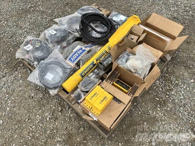 Trimble CB450 Other components