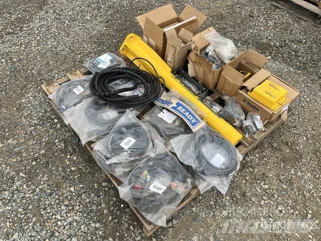 Trimble CB450 Other components