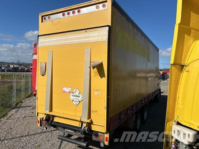UD PK 17.280 Curtainsider trucks