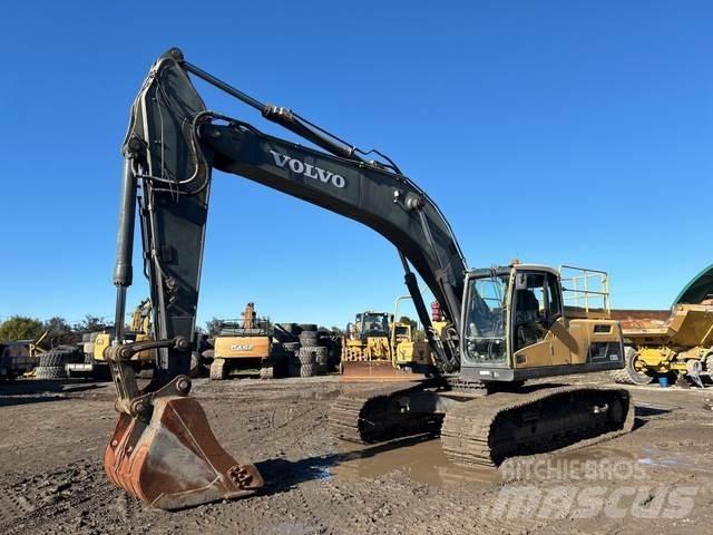 Volvo EC300DL Crawler excavators