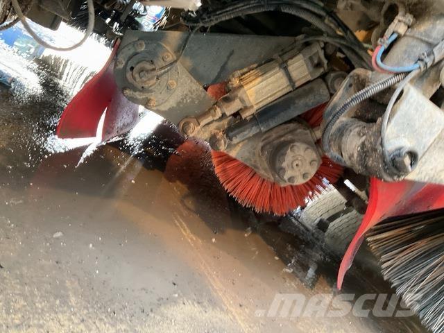 Volvo FH460 Sweeper trucks