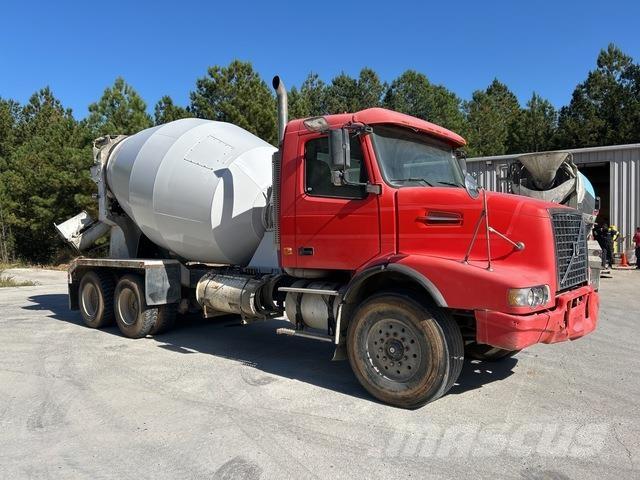 Volvo VHD64B Other trucks