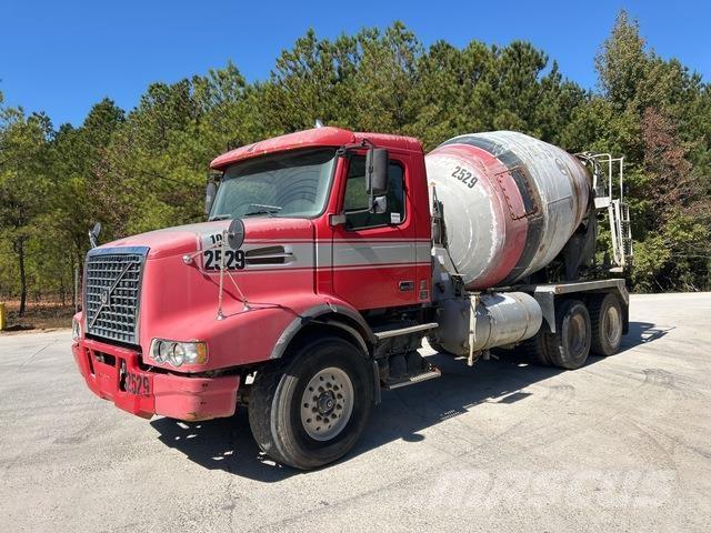 Volvo VHD64B Other trucks