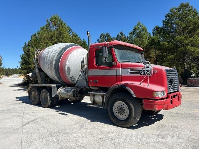 Volvo VHD64B Other trucks