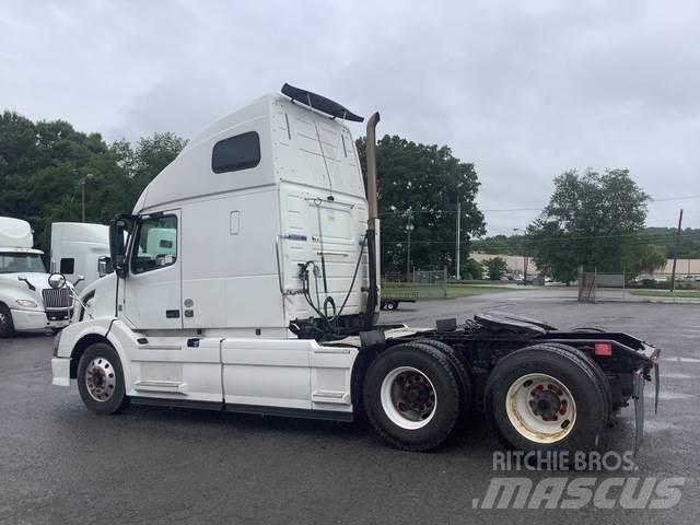 Volvo VNL Tractor Units