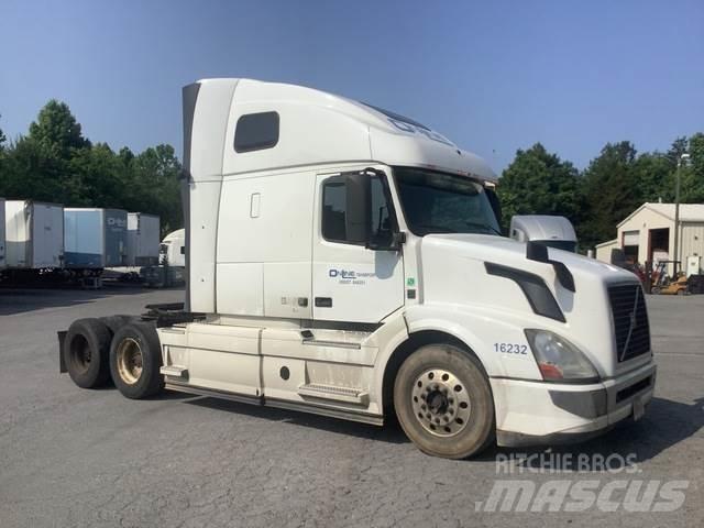 Volvo VNL Tractor Units