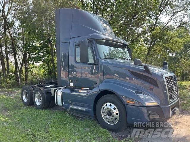 Volvo VNL Tractor Units