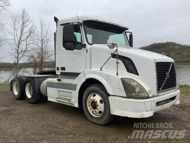 Volvo VNL Tractor Units