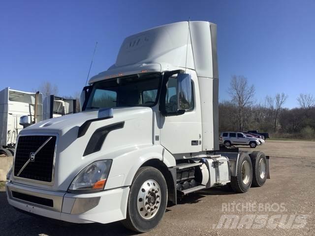 Volvo VNL Tractor Units