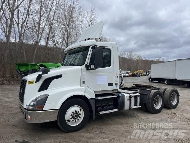 Volvo VNL Tractor Units