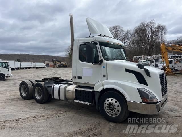 Volvo VNL Tractor Units