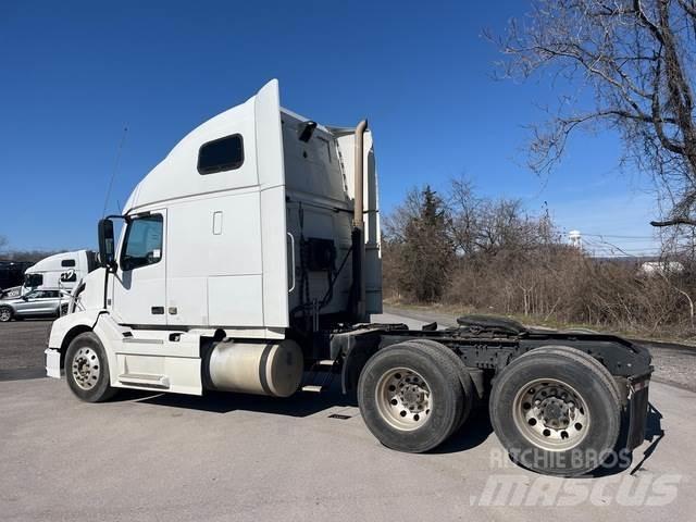 Volvo VNL Tractor Units
