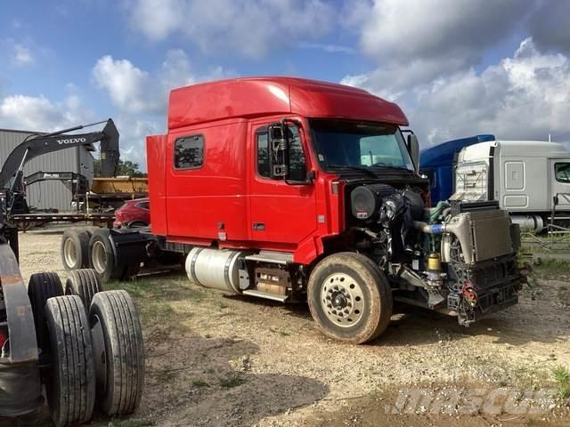 Volvo VNL Tractor Units
