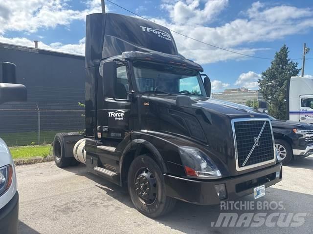 Volvo VNL Tractor Units