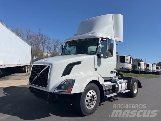 Volvo VNL Tractor Units