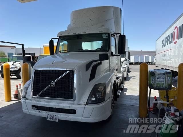 Volvo VNL Tractor Units