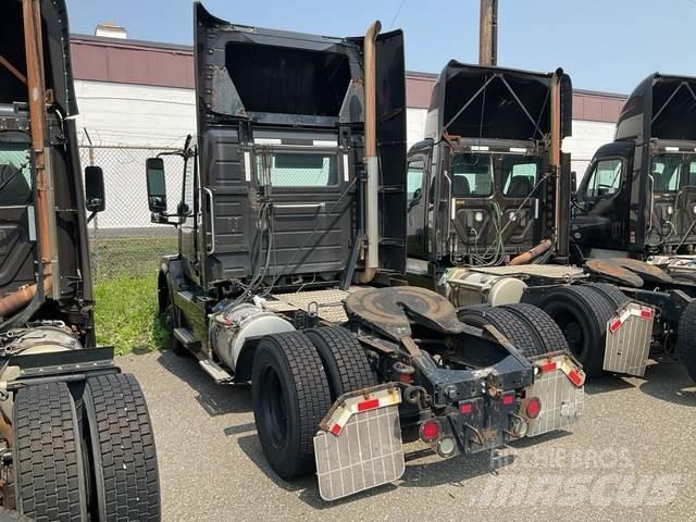Volvo VNL Tractor Units