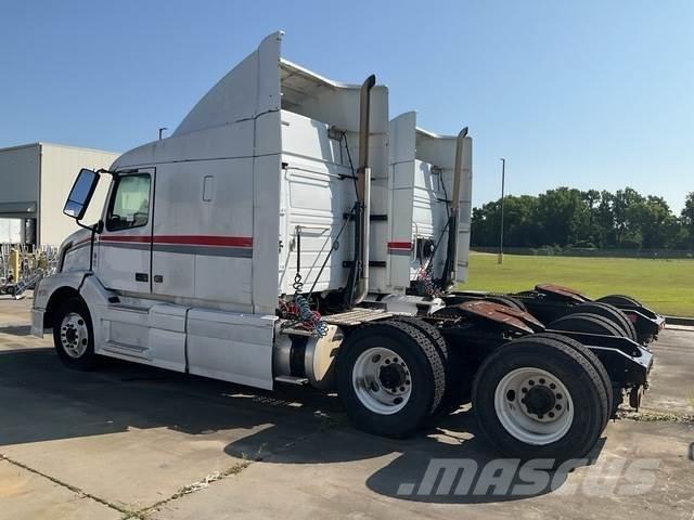 Volvo VNL Tractor Units