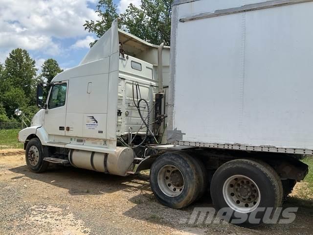 Volvo VNL Tractor Units