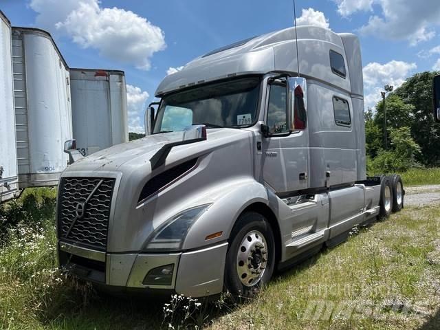 Volvo VNL Tractor Units