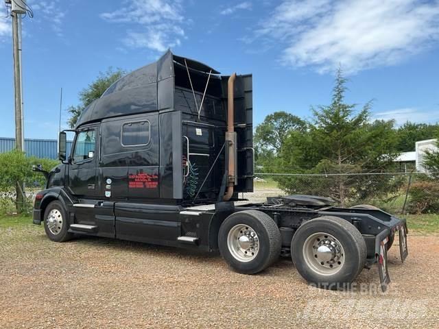 Volvo VNL Tractor Units