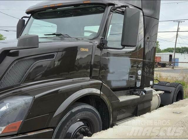 Volvo VNL Tractor Units