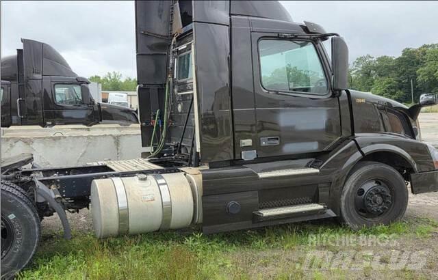 Volvo VNL Tractor Units